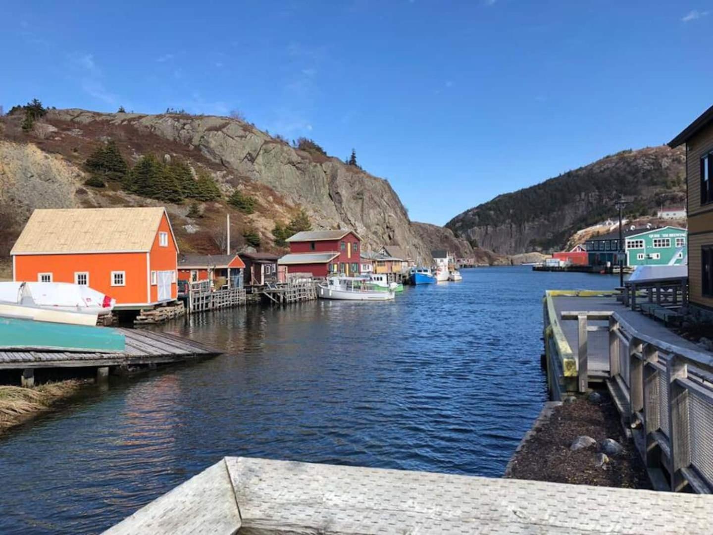 Unique Stay! Converted Church In Idyllic Location St. John's Luaran gambar