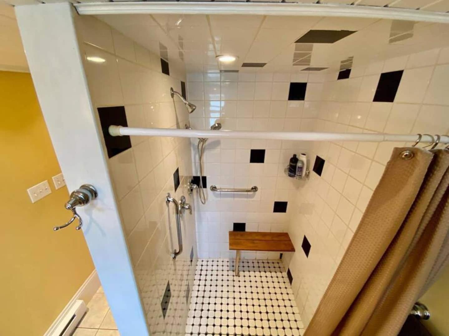 Unique Stay! Converted Church In Idyllic Location St. John's Luaran gambar