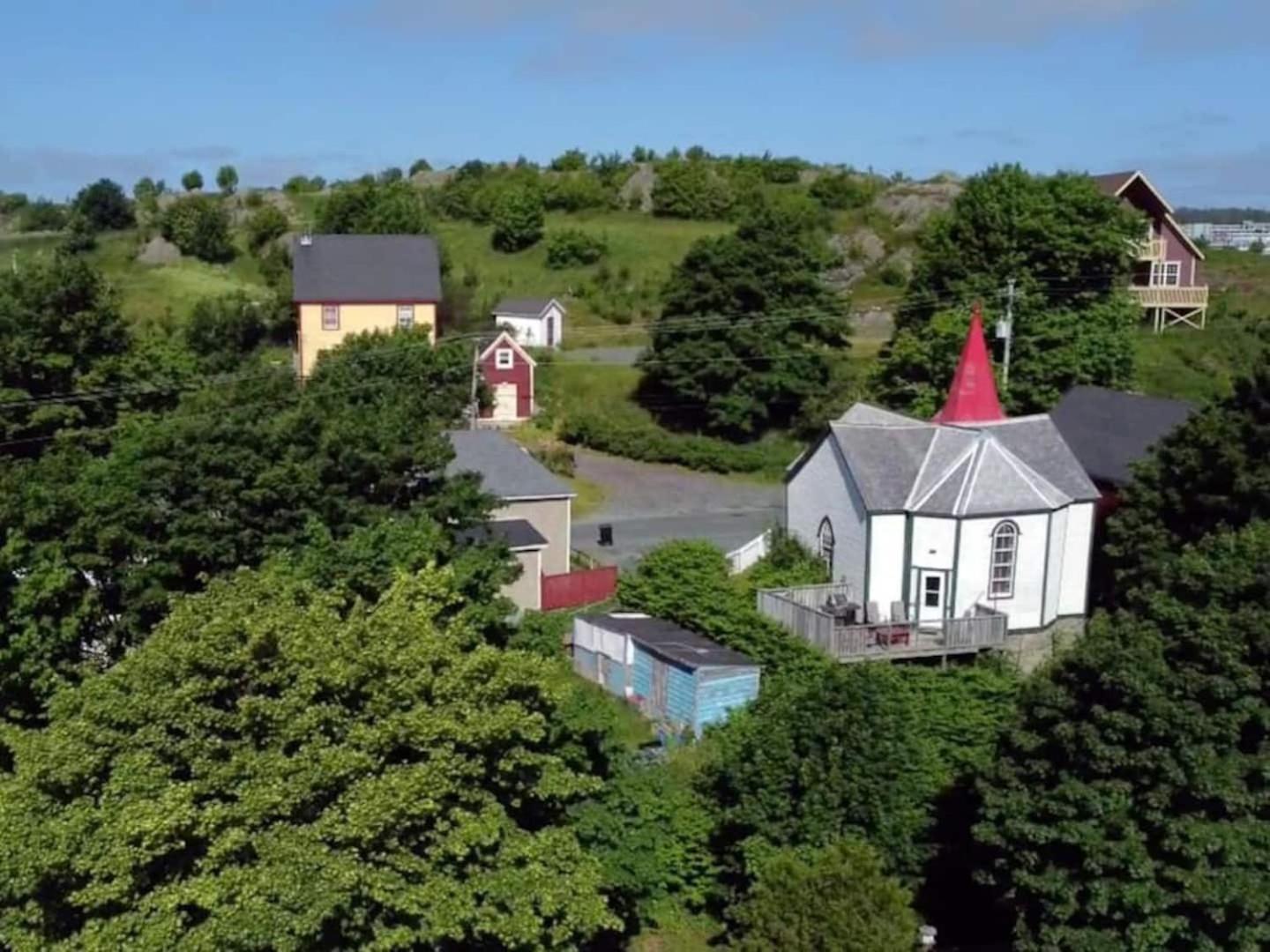 Unique Stay! Converted Church In Idyllic Location St. John's Luaran gambar