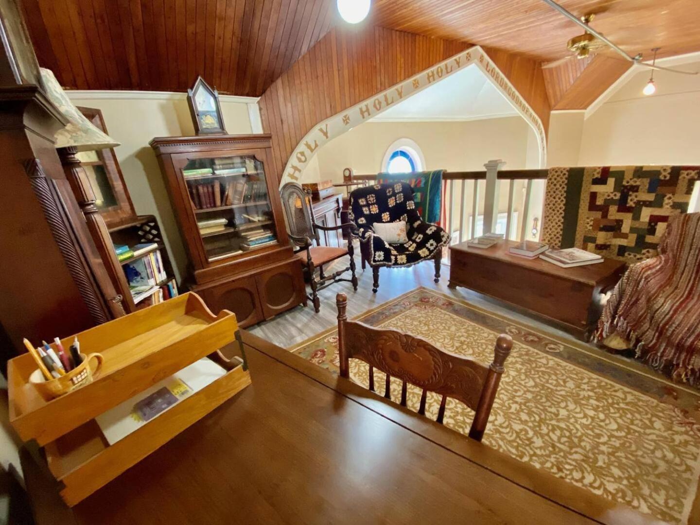 Unique Stay! Converted Church In Idyllic Location St. John's Luaran gambar